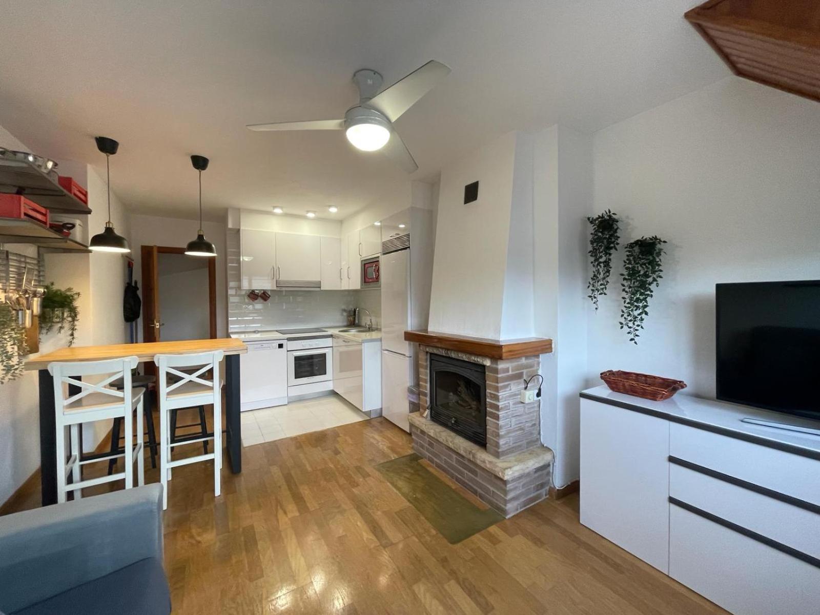 Apartamento Alba4 Jaca Esterno foto